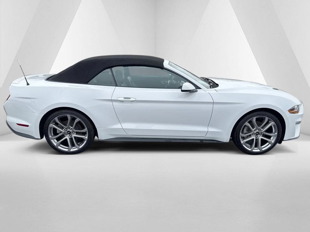 2022 Ford Mustang EcoBoost