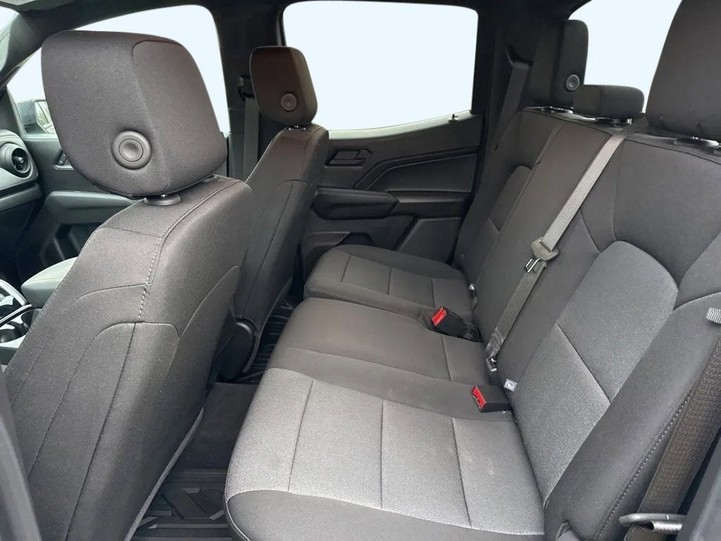 2025 Chevrolet Colorado WT/LT