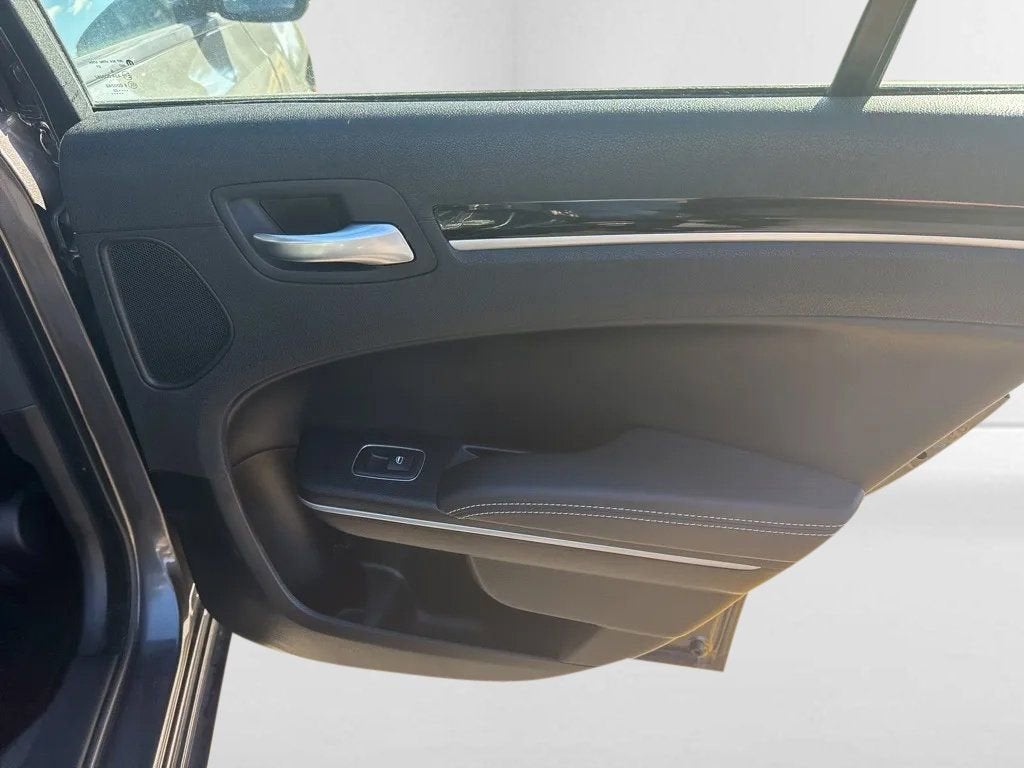 2023 Chrysler 300 300S