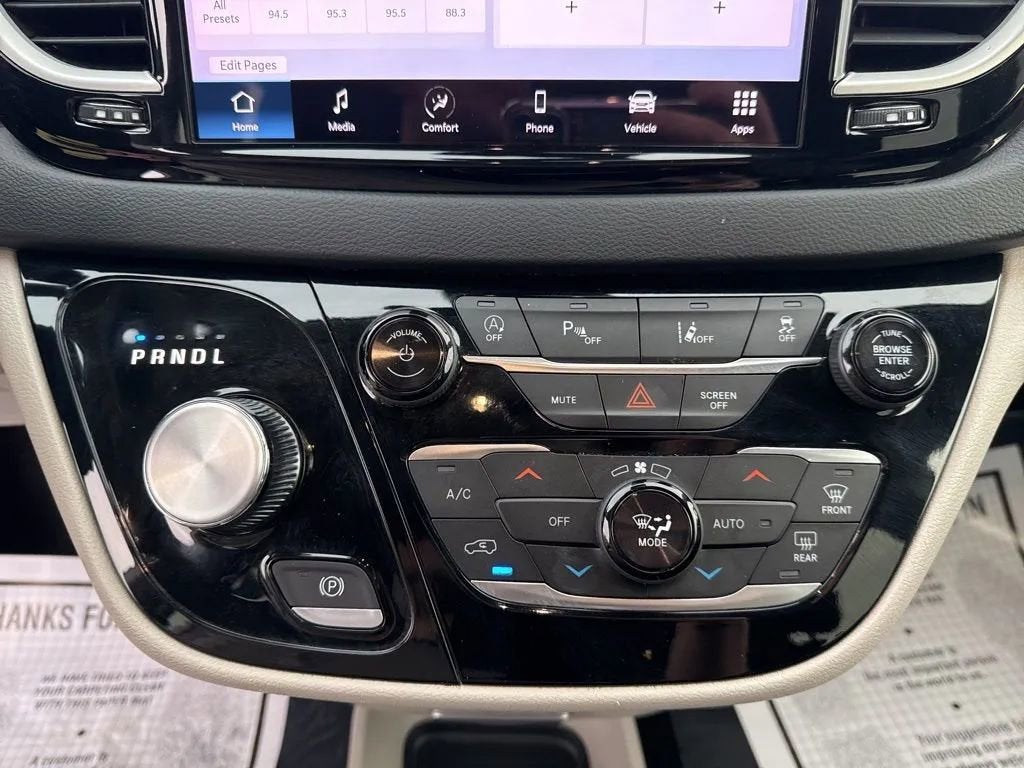 2023 Chrysler Pacifica Touring L