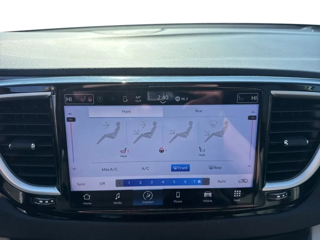 2024 Chrysler Pacifica Touring L