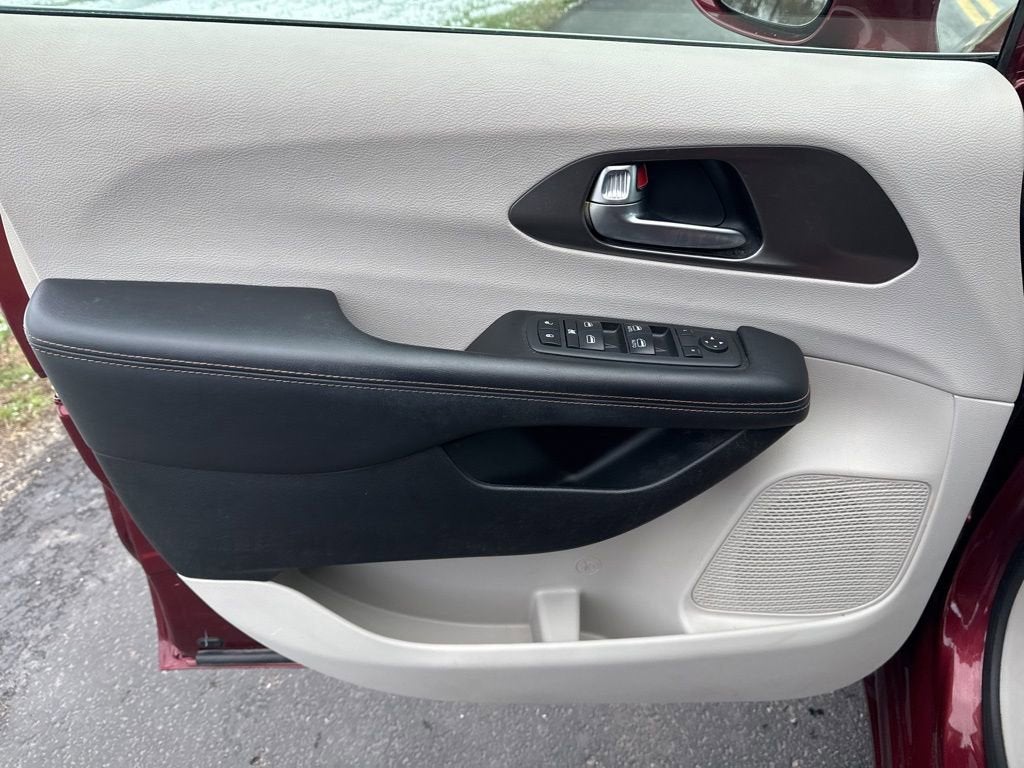 2020 Chrysler Pacifica Touring