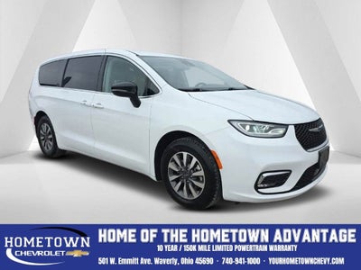 2024 Chrysler Pacifica Hybrid Select