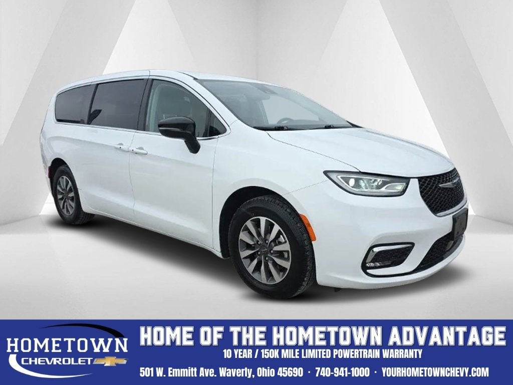 2024 Chrysler Pacifica Hybrid Select