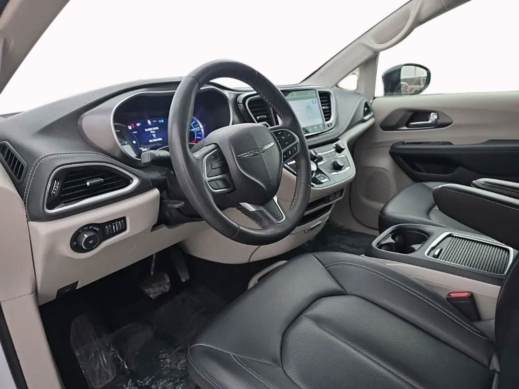 2024 Chrysler Pacifica Hybrid Select
