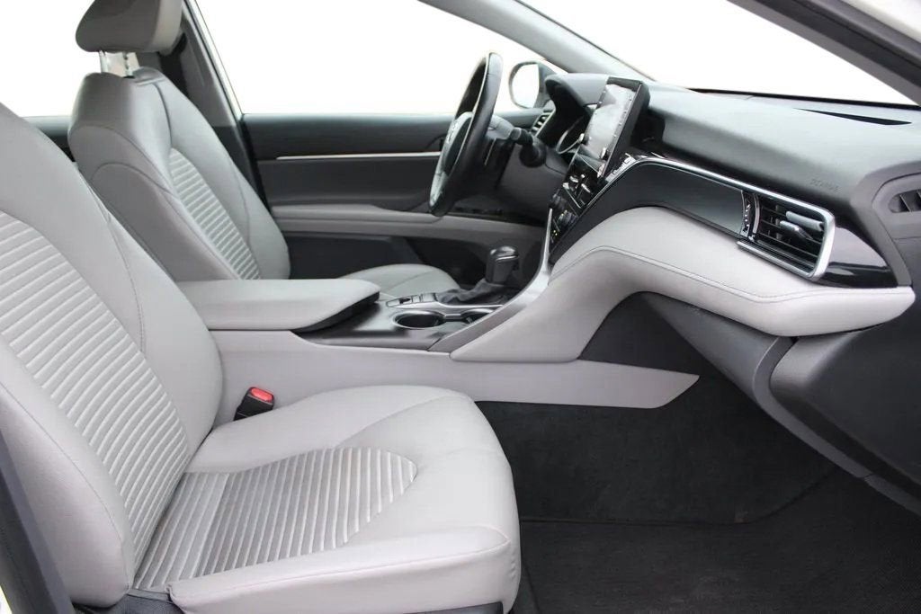 2023 Toyota Camry Hybrid SE