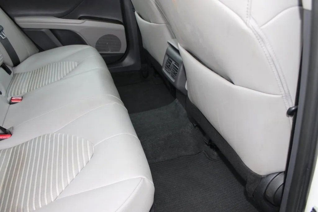 2023 Toyota Camry Hybrid SE