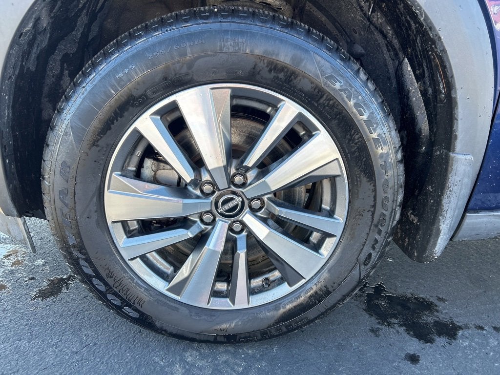 2023 Nissan Pathfinder SL