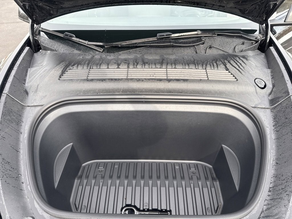 2024 Tesla Model Y Base