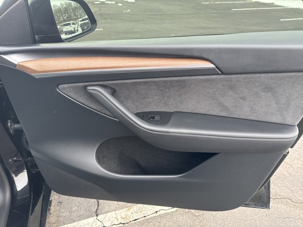 2024 Tesla Model Y Base