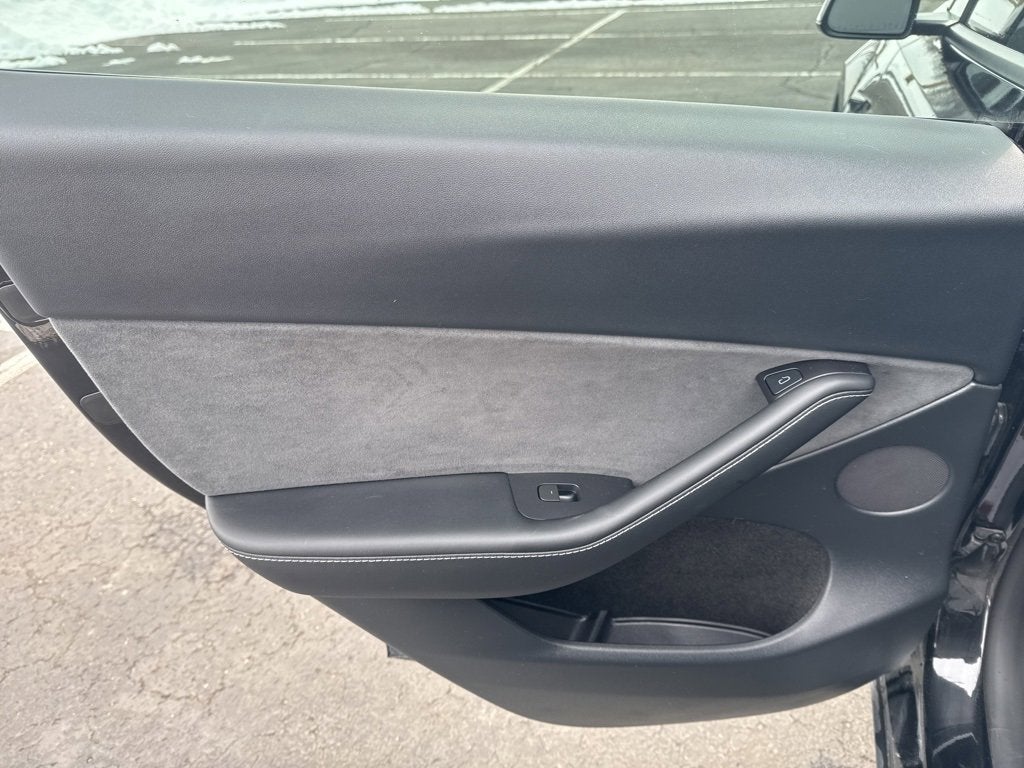 2024 Tesla Model Y Base