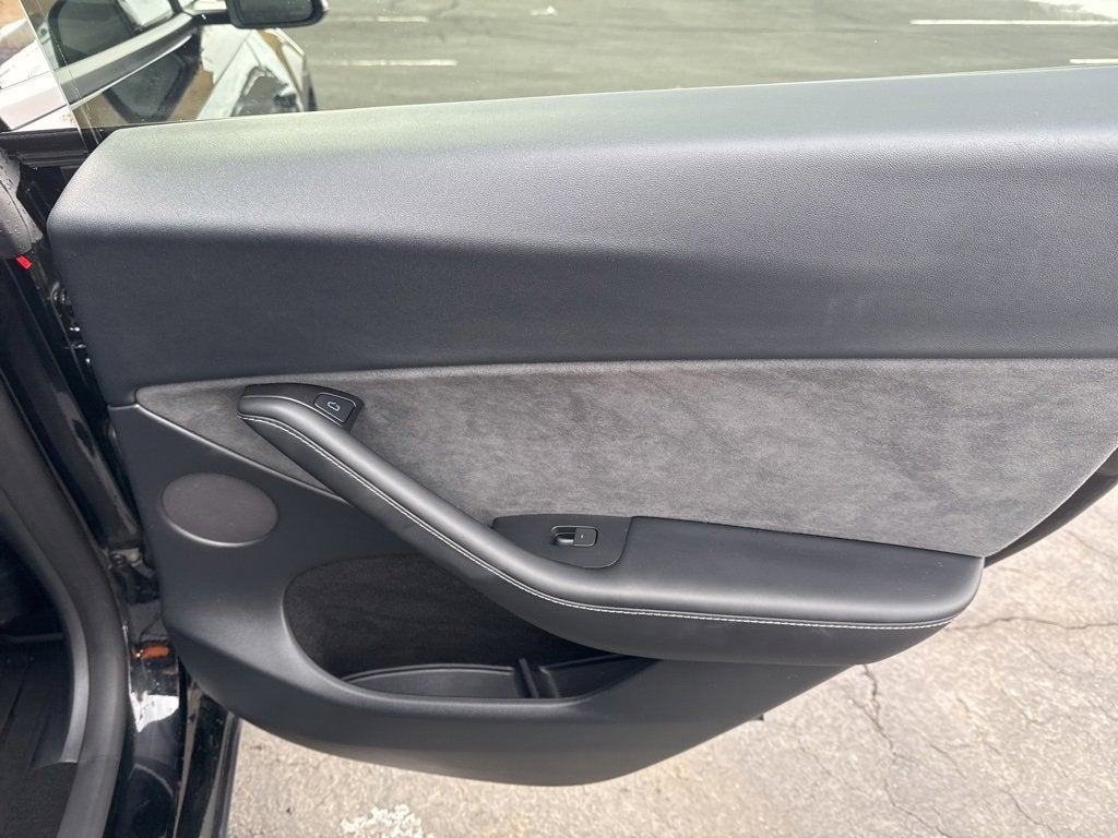 2024 Tesla Model Y Base