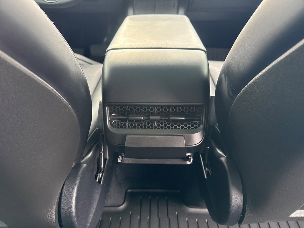 2024 Tesla Model Y Base