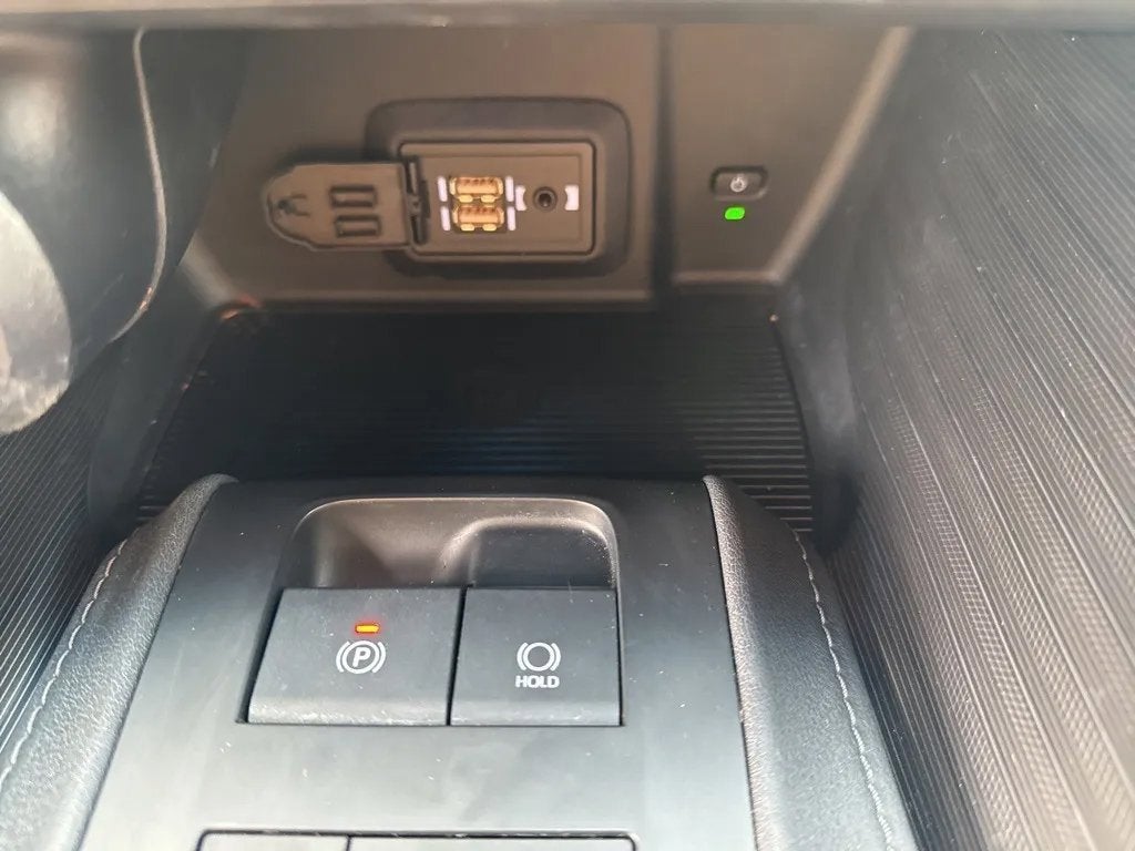 2022 Toyota Venza LE