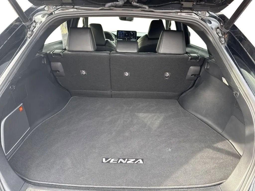 2022 Toyota Venza LE